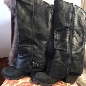 Black Fergie, Lexi style boots. 7.5